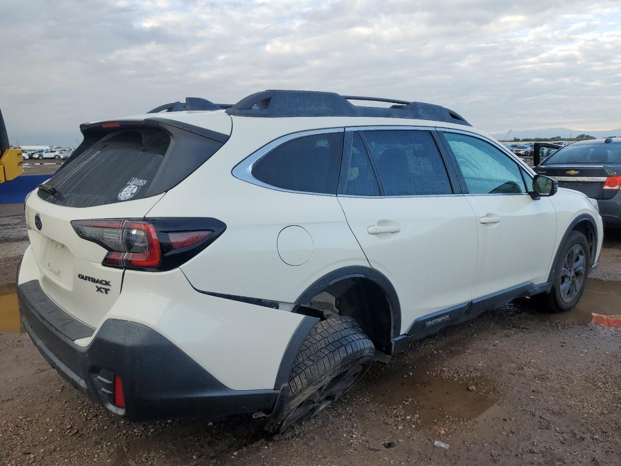 2020 Subaru Outback Onyx Edition Xt - Image 3