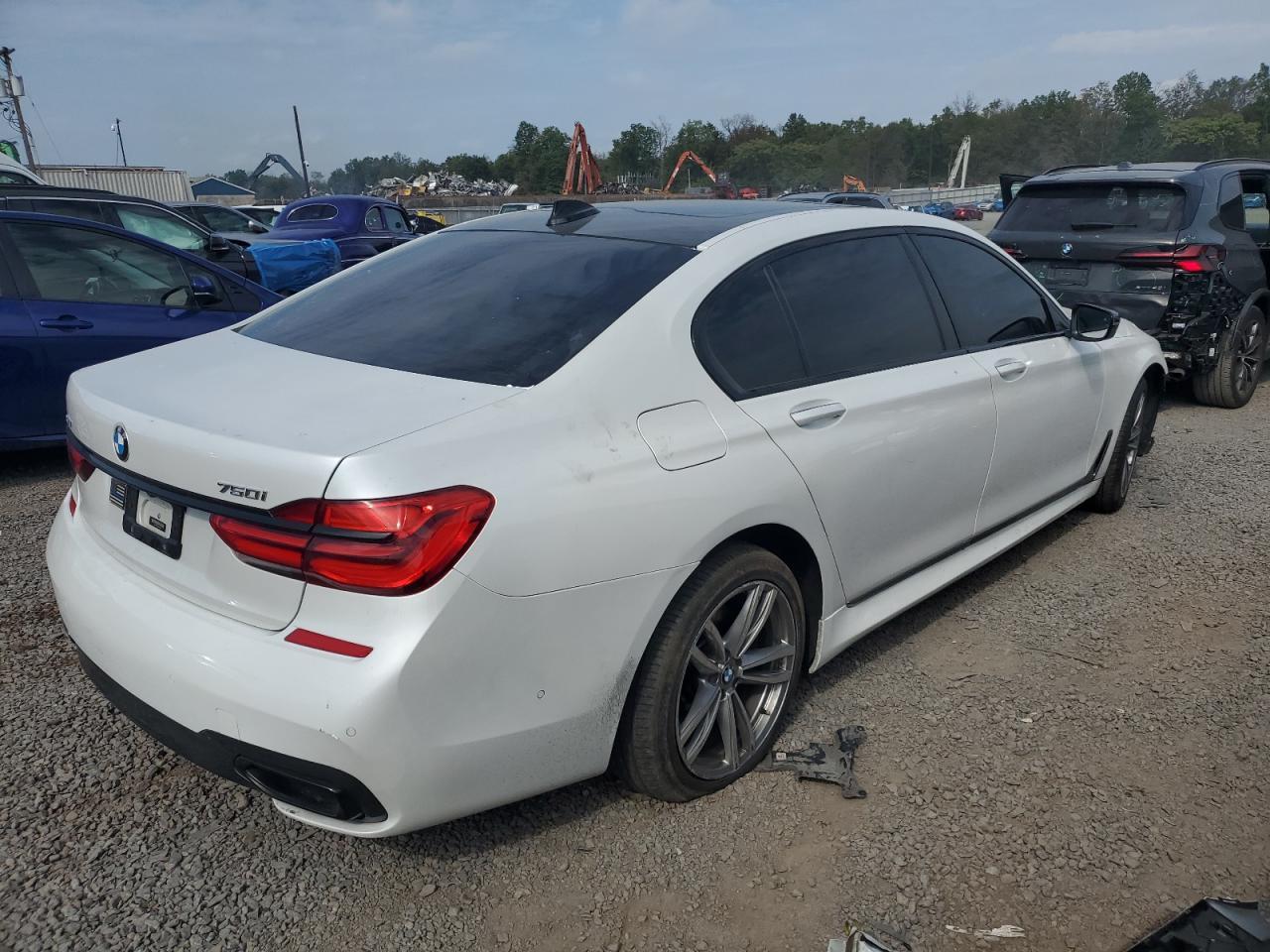 2016 BMW 750 Xi - Фото 3