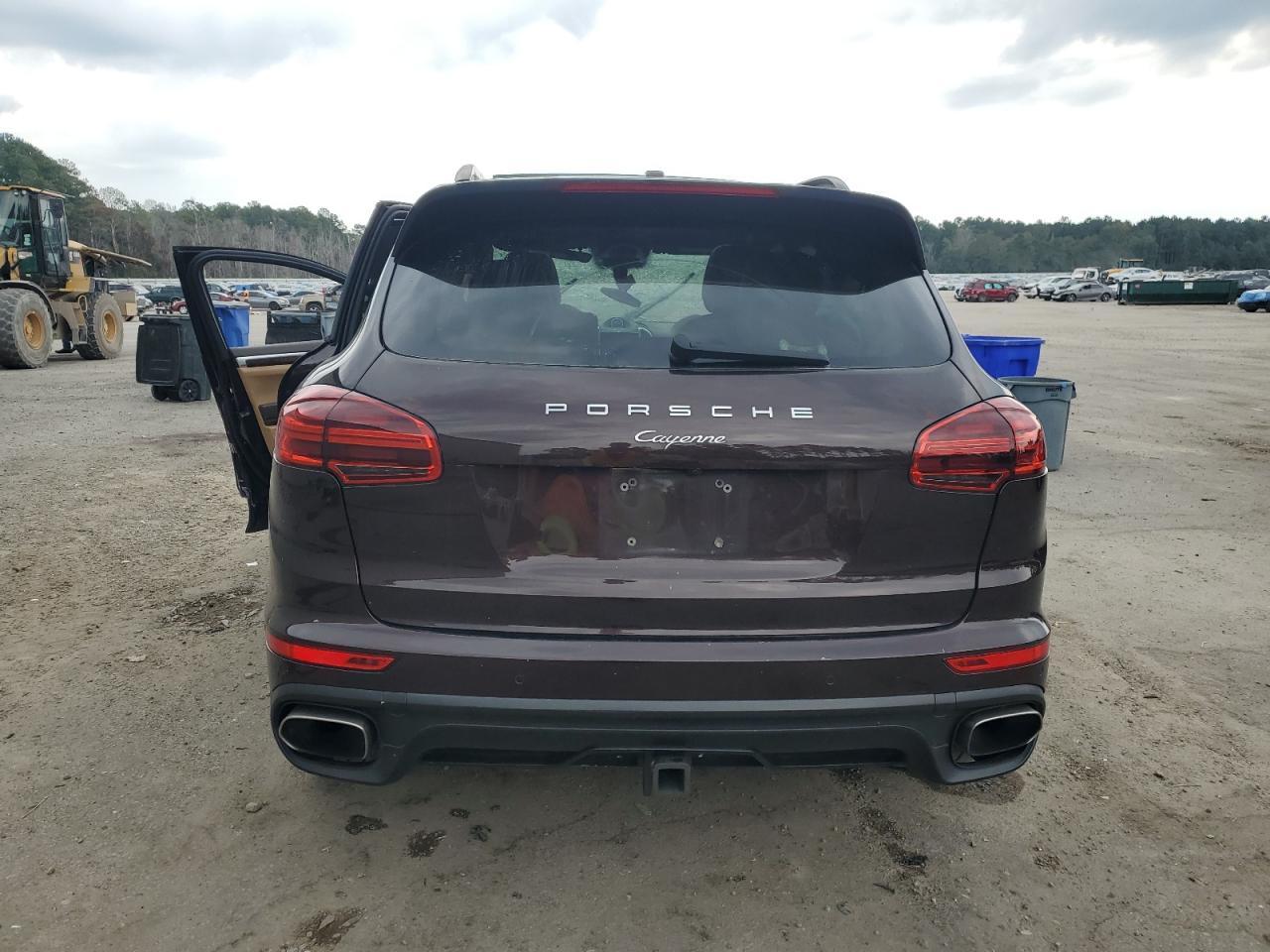 2017 Porsche Cayenne - Image 6