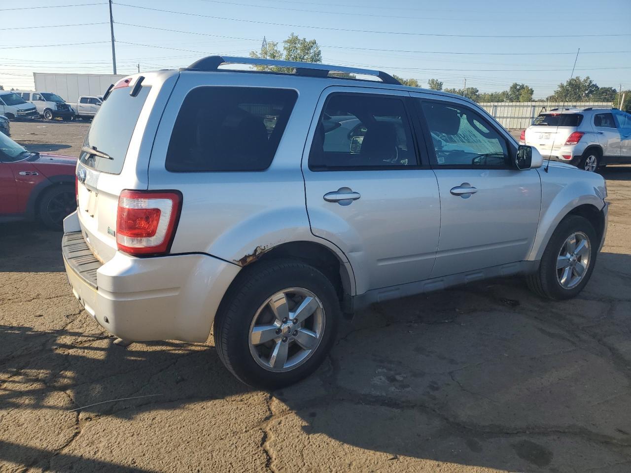 2010 Ford Escape Limited - Фото 3
