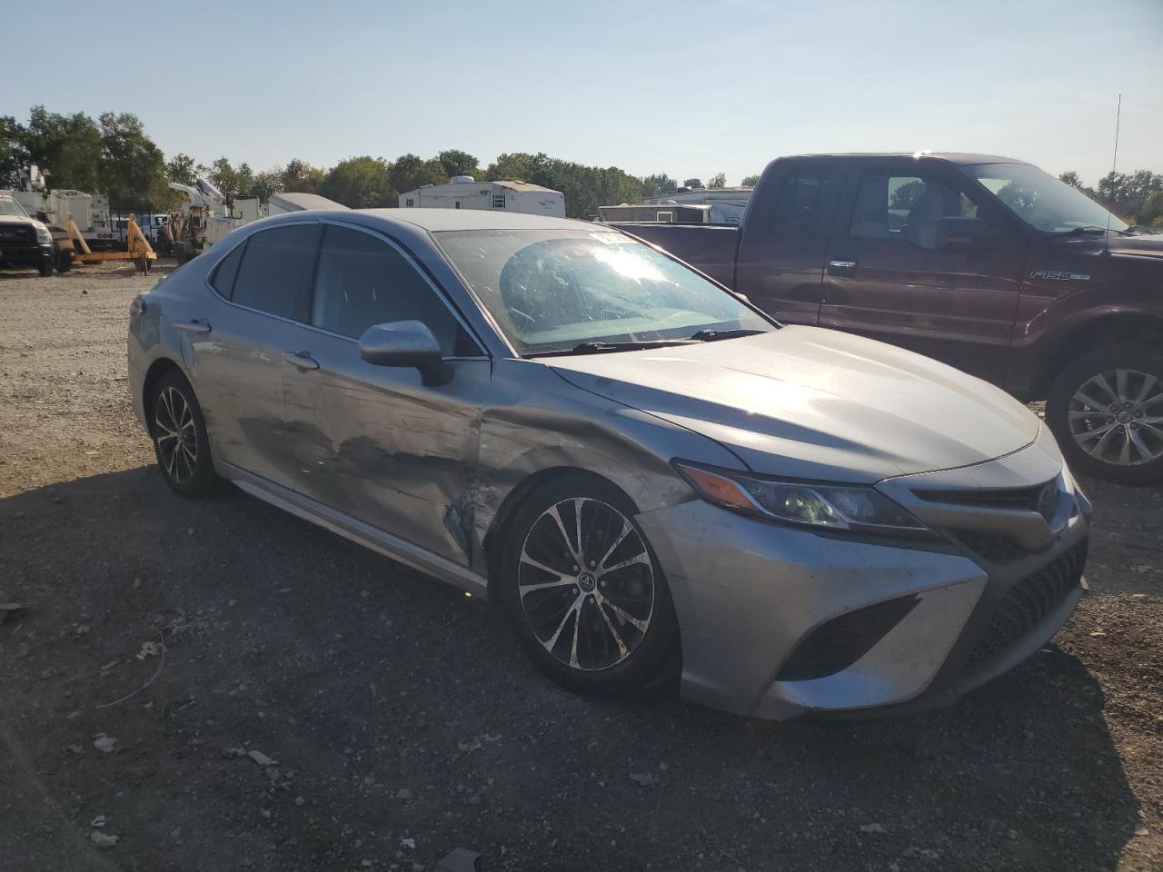 2020 Toyota Camry Se - Фото 4
