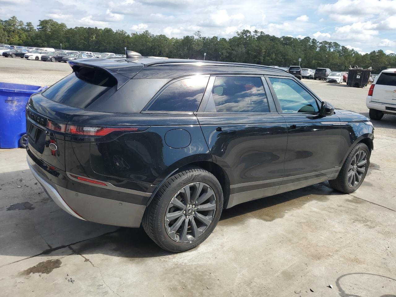 2018 Land Rover Range Rover Velar R-Dynamic Se - Image 3