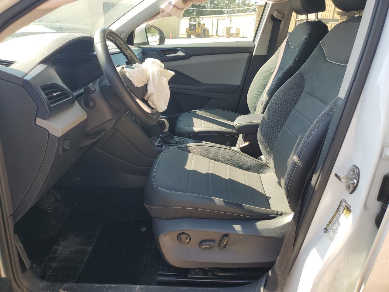 2023 Volkswagen Taos Se - Фото 7