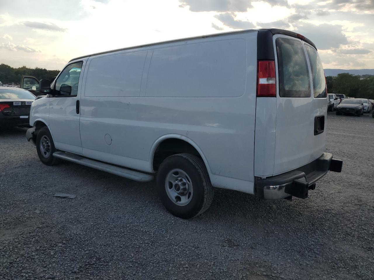 2019 GMC Savana G2500 - Фото 2