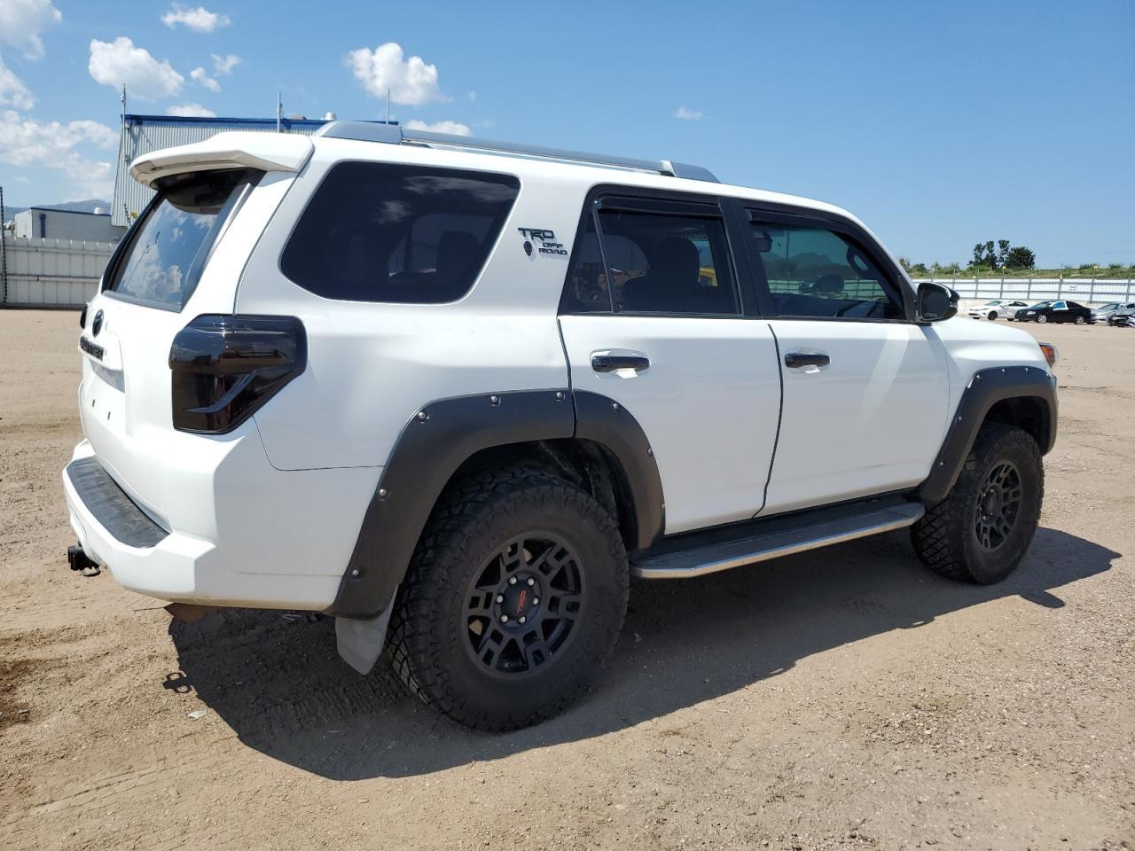 2015 Toyota 4Runner Sr5/Sr5 Premium - Image 3