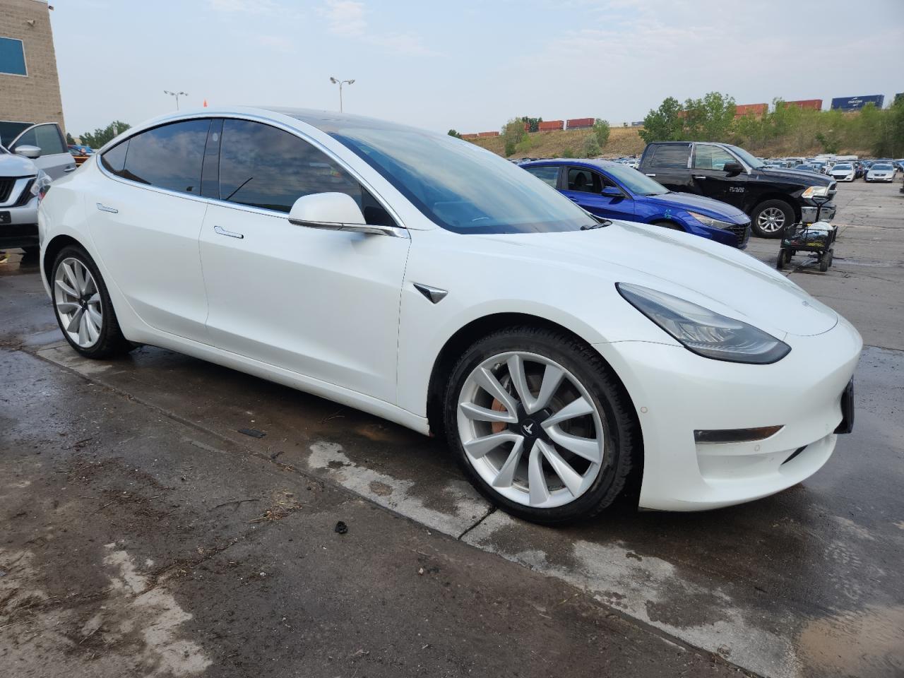 2018 Tesla Model 3 - Фото 4