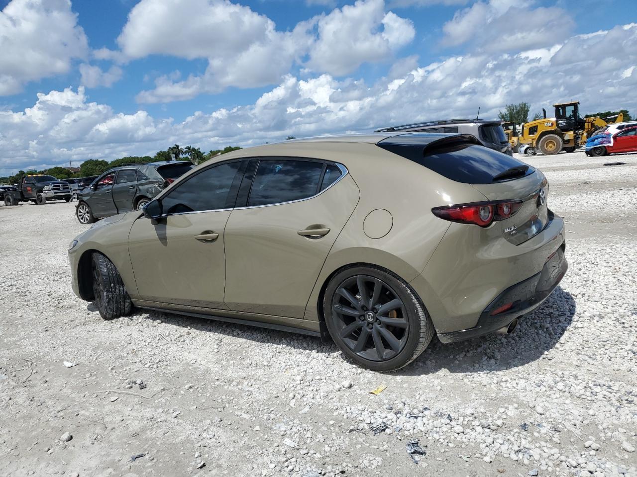2024 Mazda 3 Carbon Turbo - Image 2