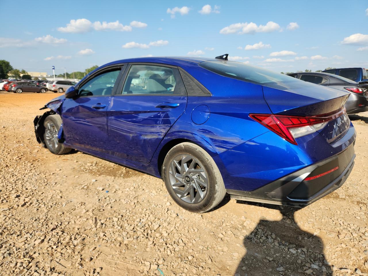 2024 Hyundai Elantra Blue - Фото 2