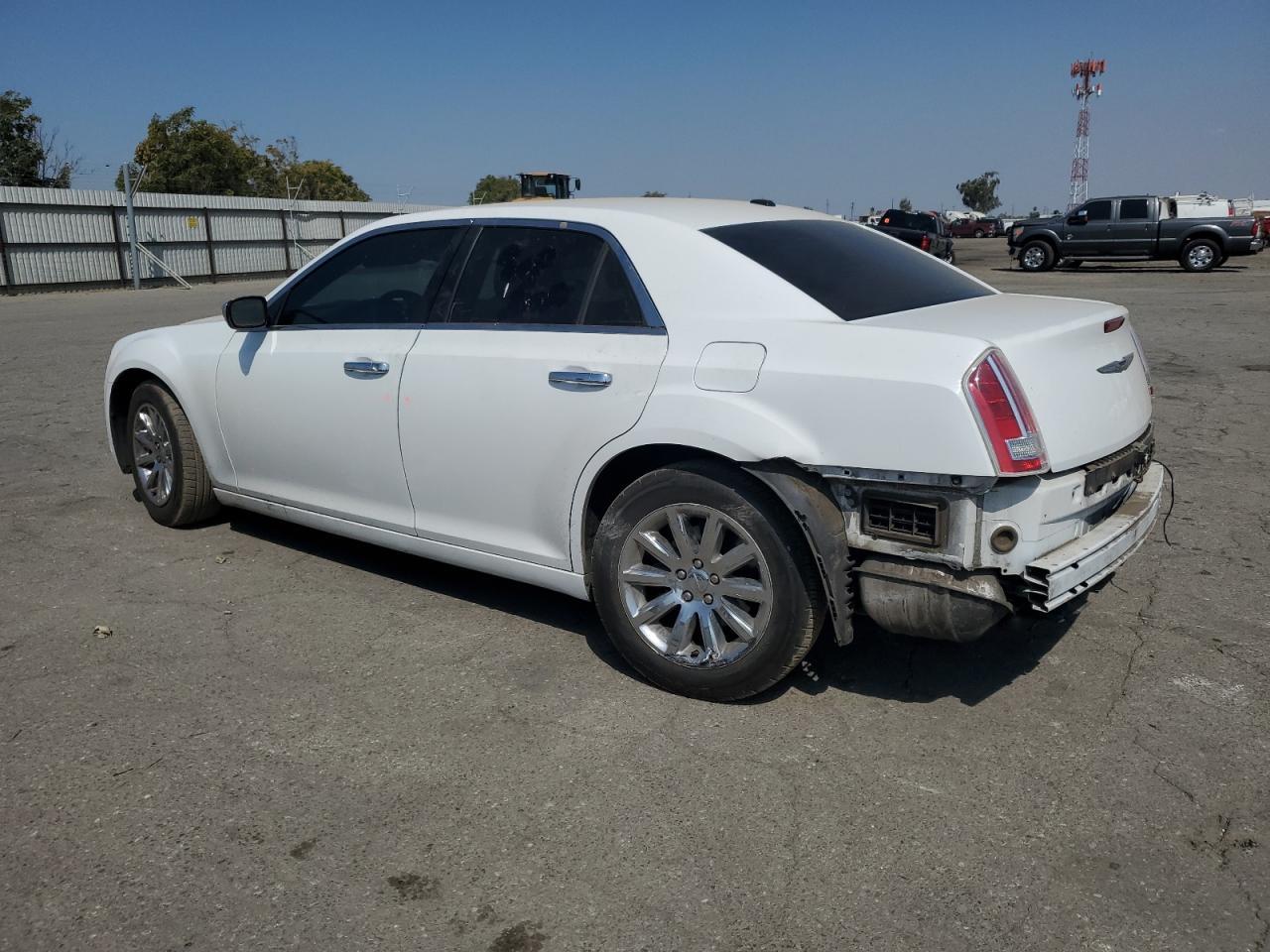 2013 Chrysler 300C - Фото 2