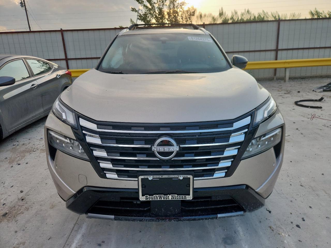 2025 Nissan Rogue Platinum - Фото 5