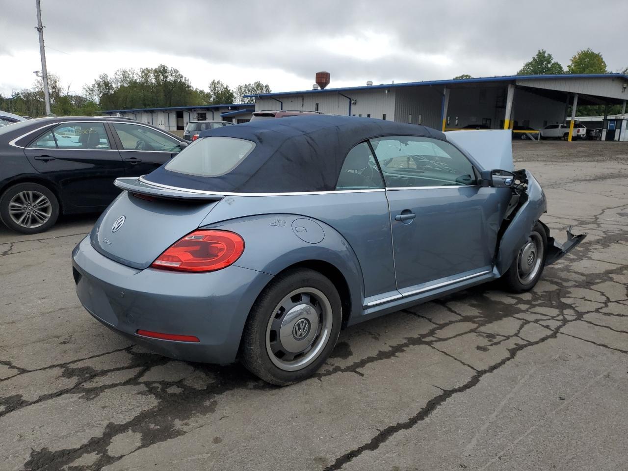 2016 Volkswagen Beetle S/Se - Image 3