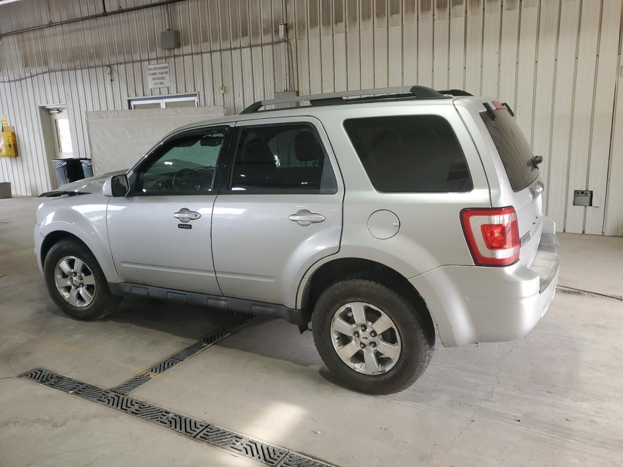 2010 Ford Escape Limited - Фото 2