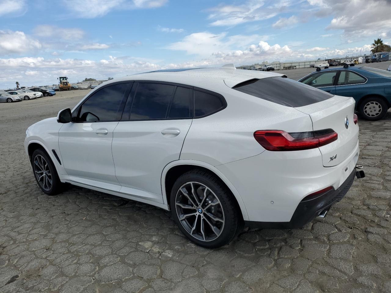 2019 BMW X4 xDrive30I - Image 2