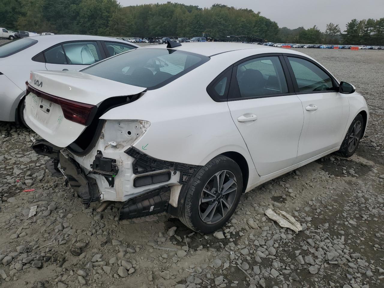 2023 Kia Forte Lx - Image 3