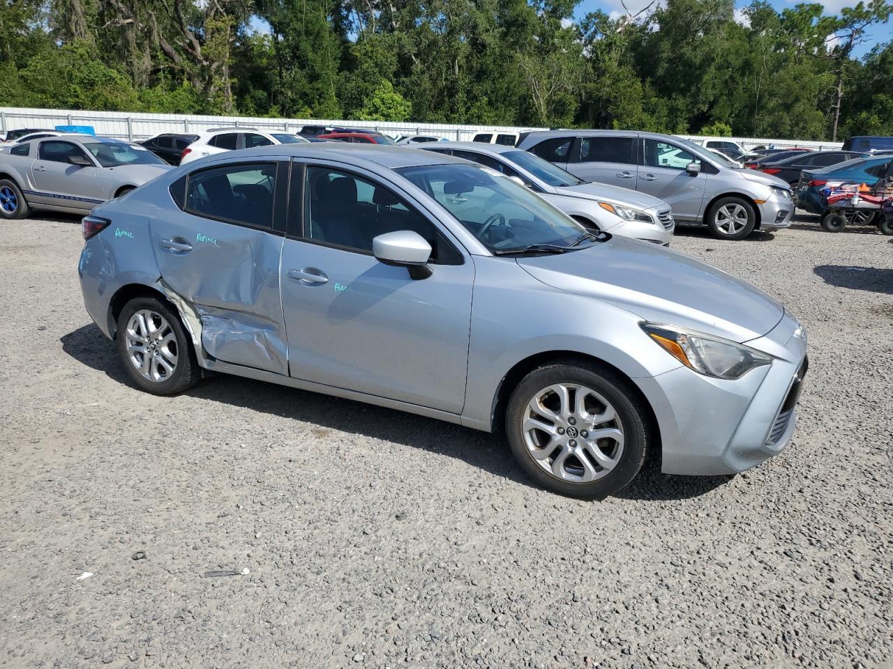 2018 Toyota Yaris Ia - Фото 4