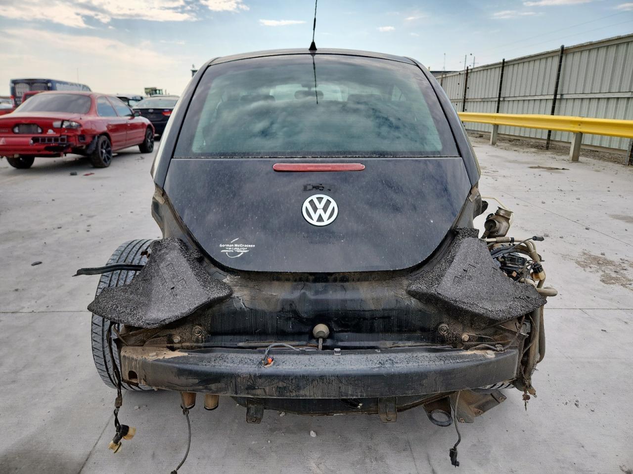 2010 Volkswagen New Beetle - Фото 6