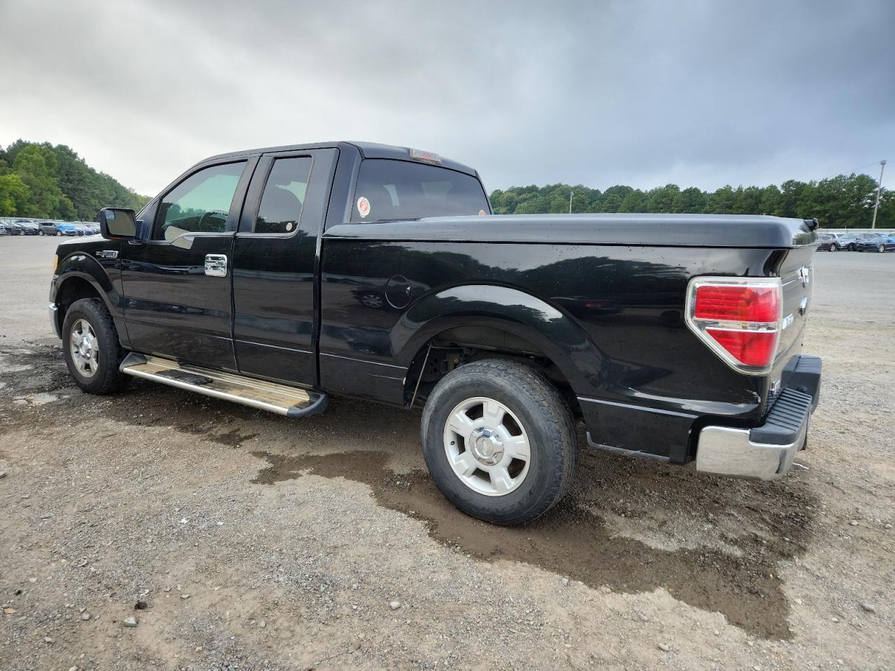 2011 Ford F150 Super Cab - Image 2