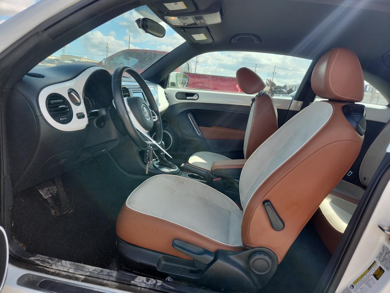 2016 Volkswagen Beetle 1.8T - Image 7