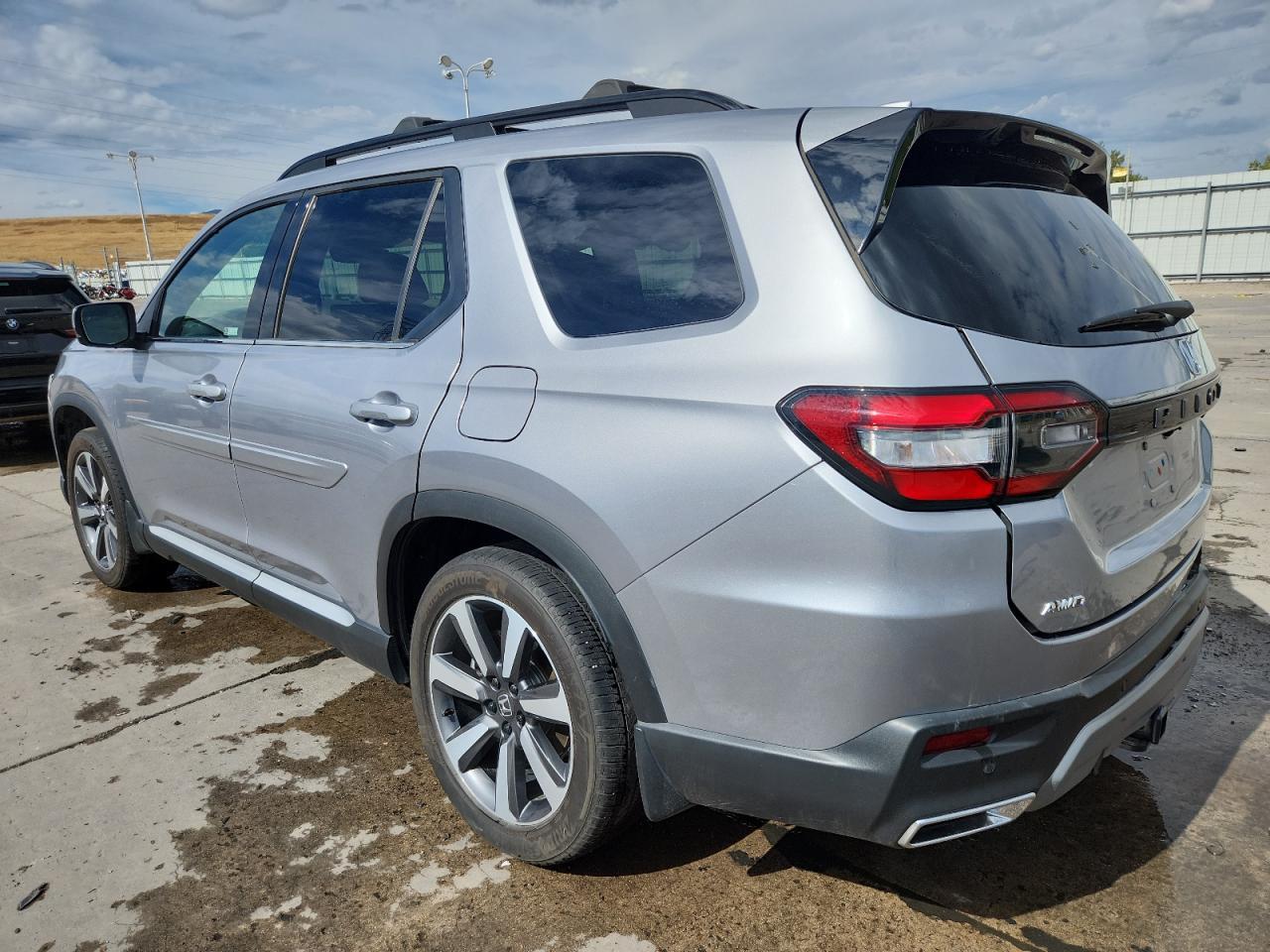 2023 Honda Pilot Touring - Фото 2