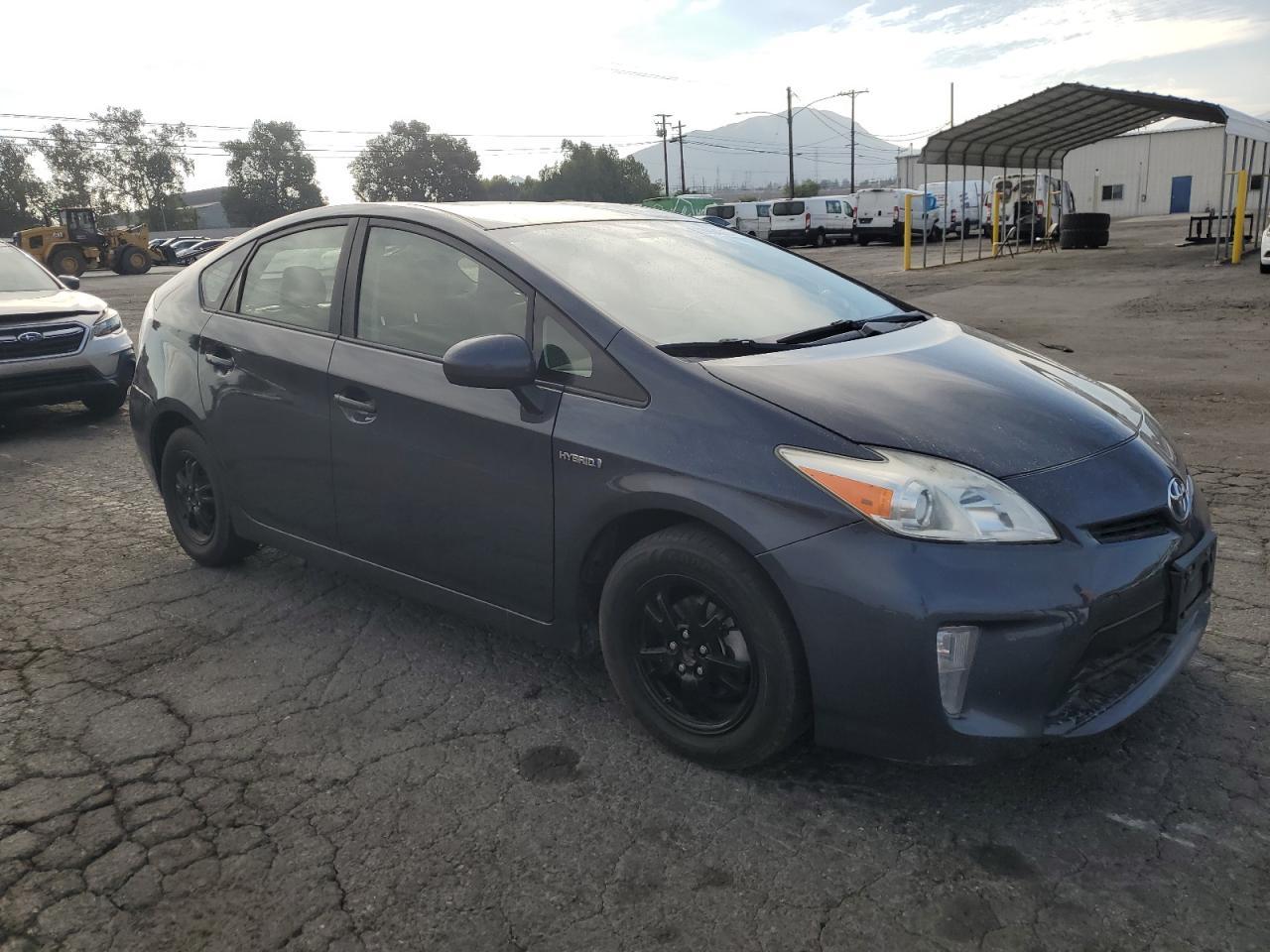 2015 Toyota Prius - Фото 4