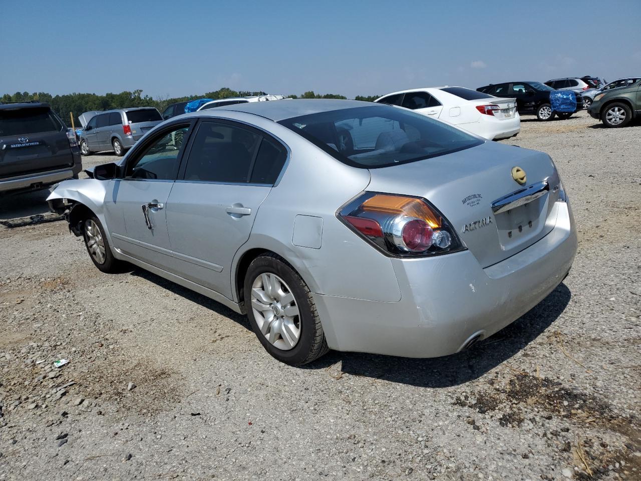 2012 Nissan Altima Base - Image 2