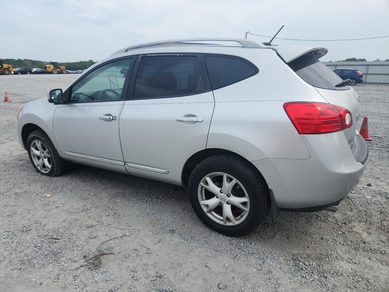 2011 Nissan Rogue S - Фото 2