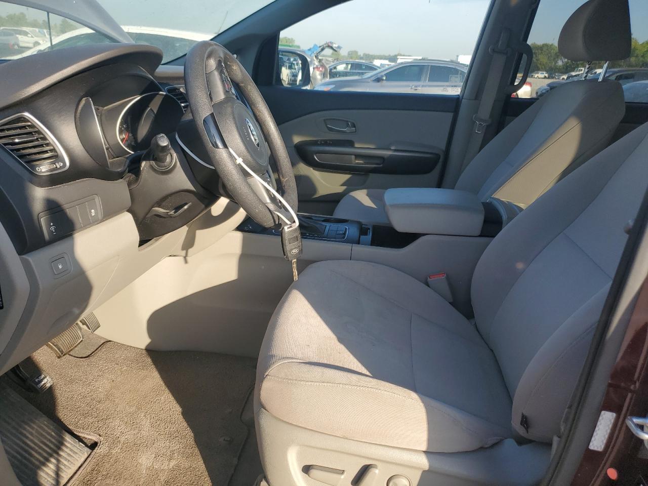 2015 Kia Sedona Lx - Image 7
