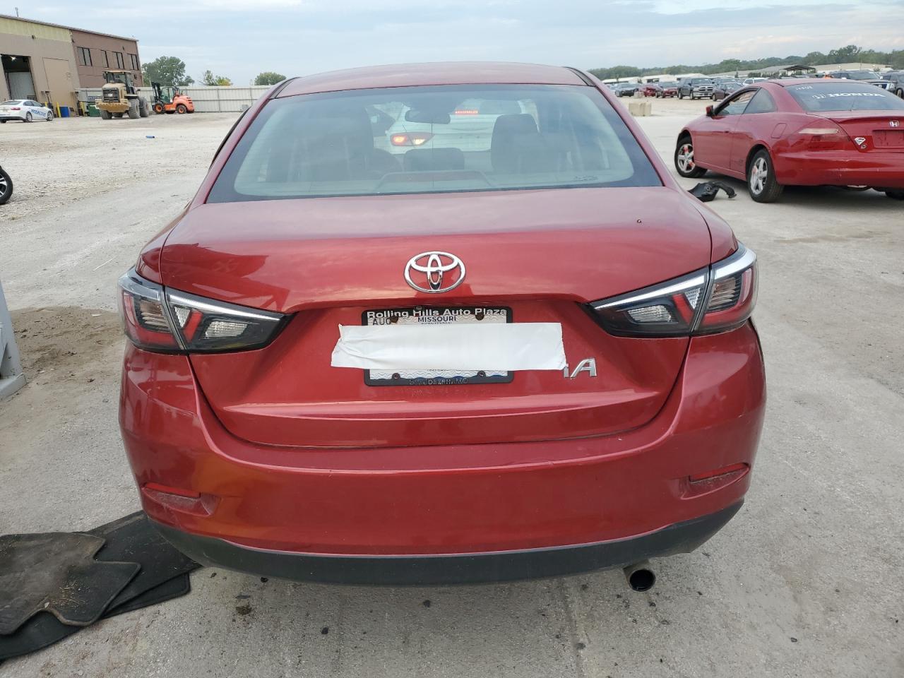 2017 Toyota Yaris Ia - Фото 6