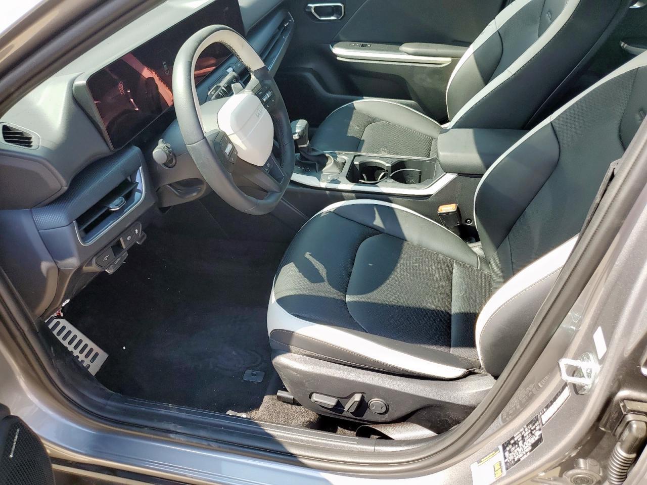 2025 Kia K4 Gt-Line Turbo - Image 7