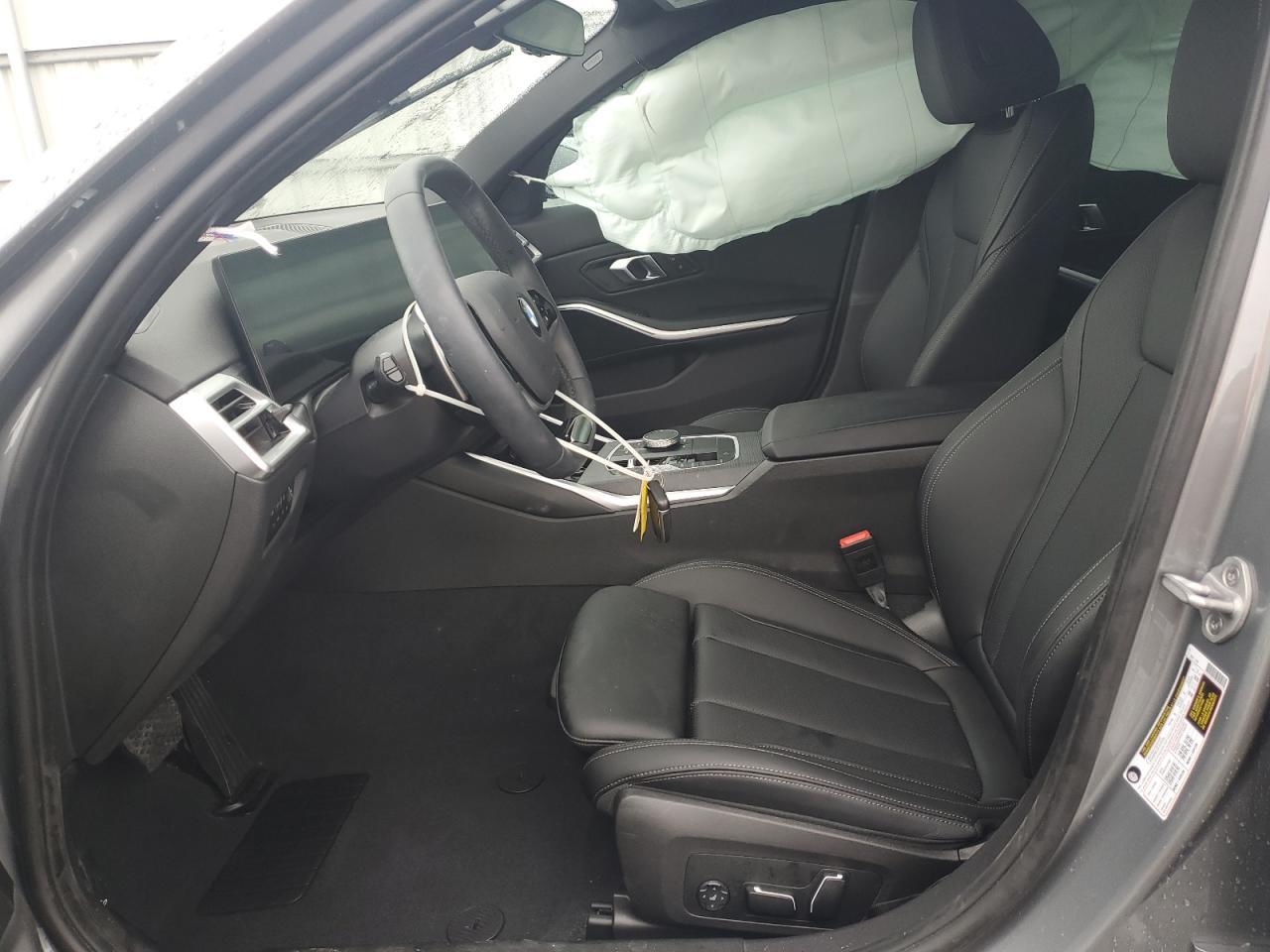 2025 BMW 330I - Фото 7