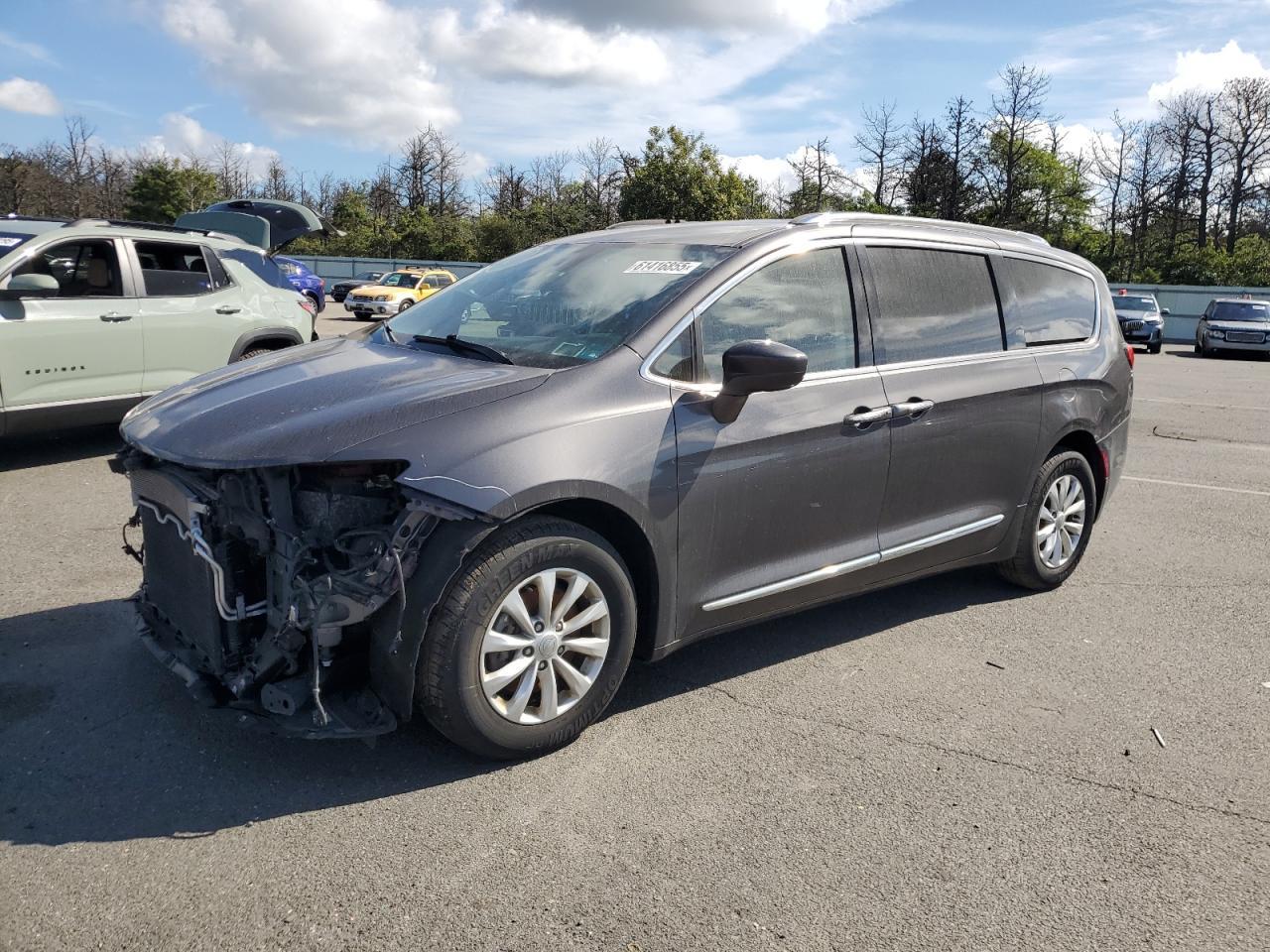 2019 Chrysler Pacifica Touring L