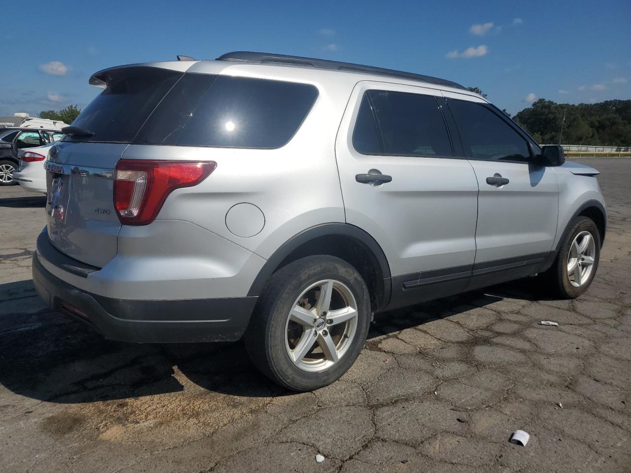 2018 Ford Explorer - Image 3