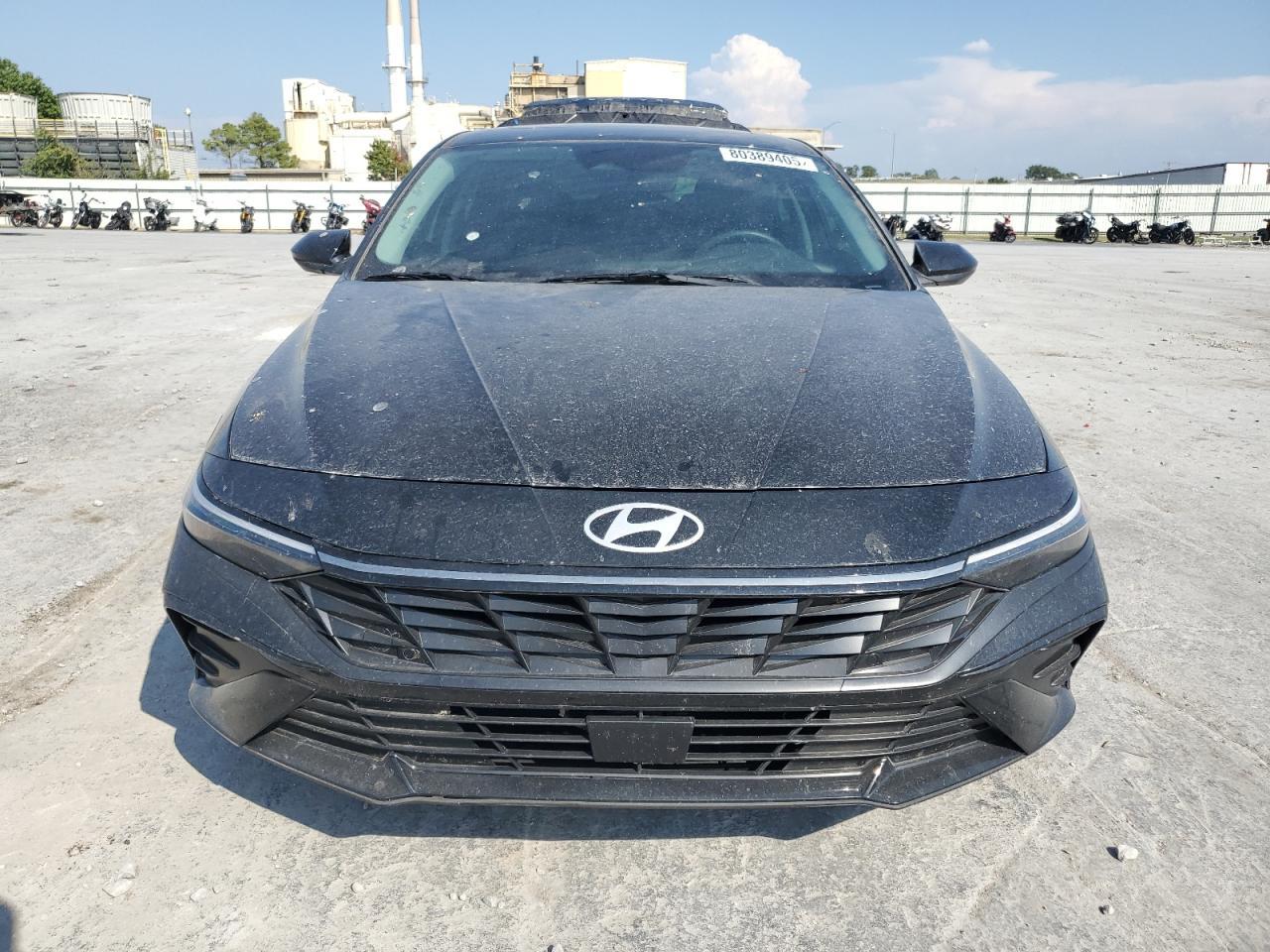 2025 Hyundai Elantra Sel - Image 5