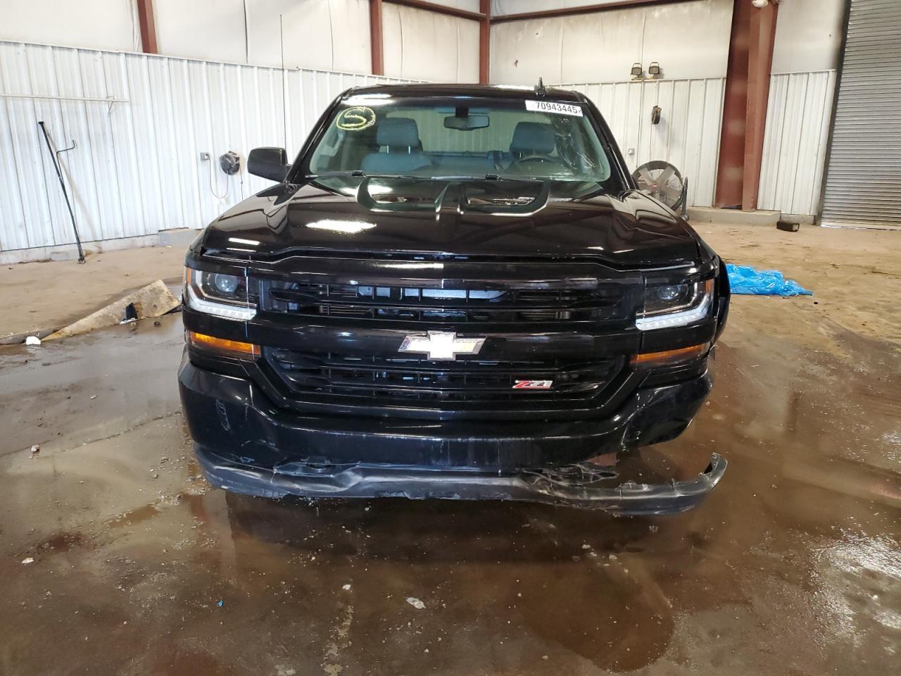 2017 Chevrolet Silverado K1500 - Image 5