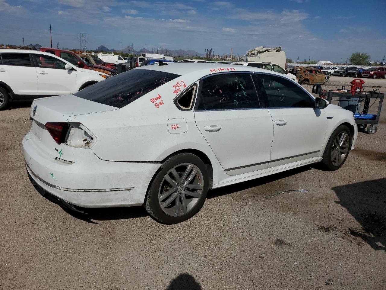 2017 Volkswagen Passat R-Line - Image 3