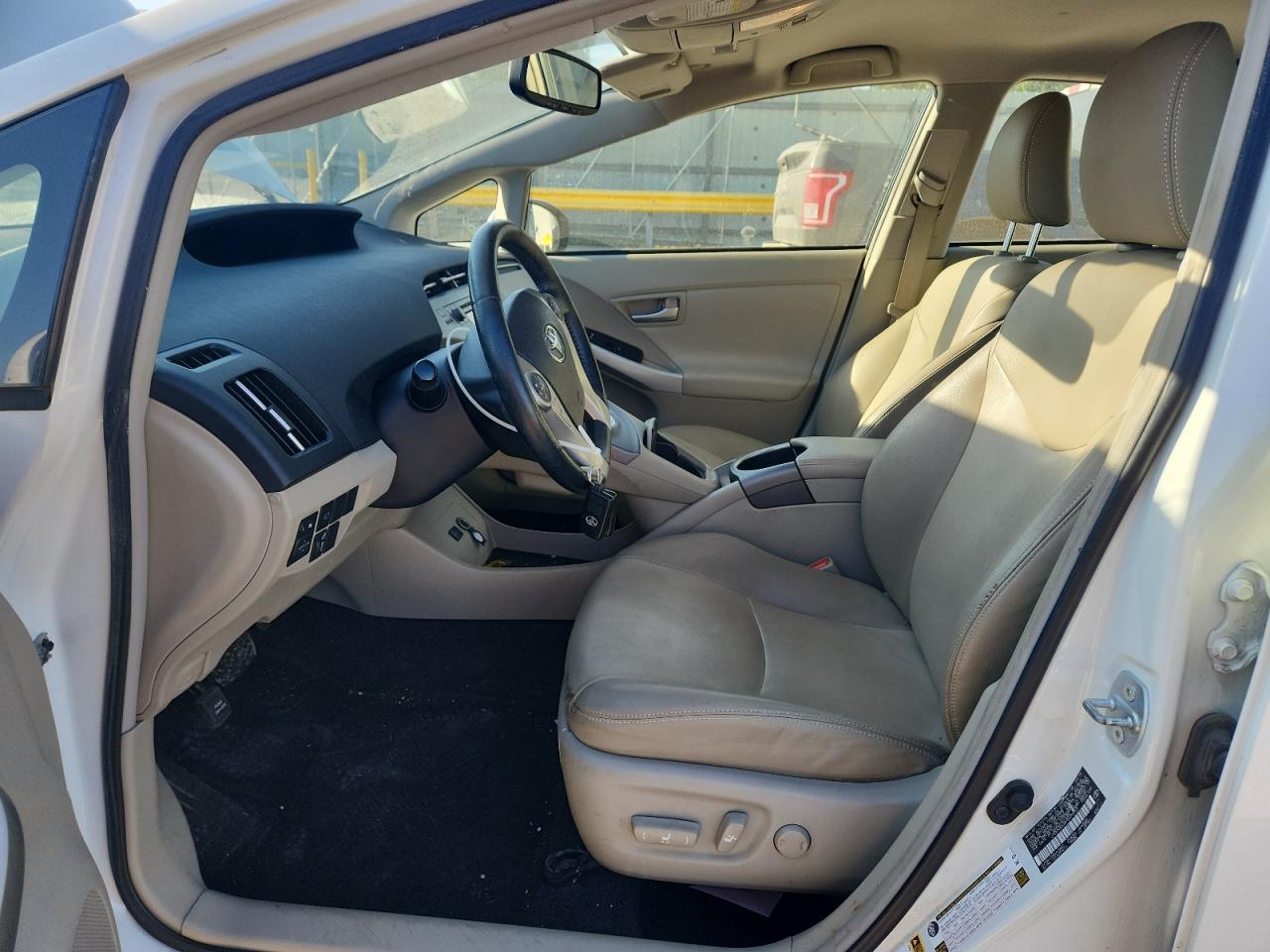 2015 Toyota Prius Five - Фото 7