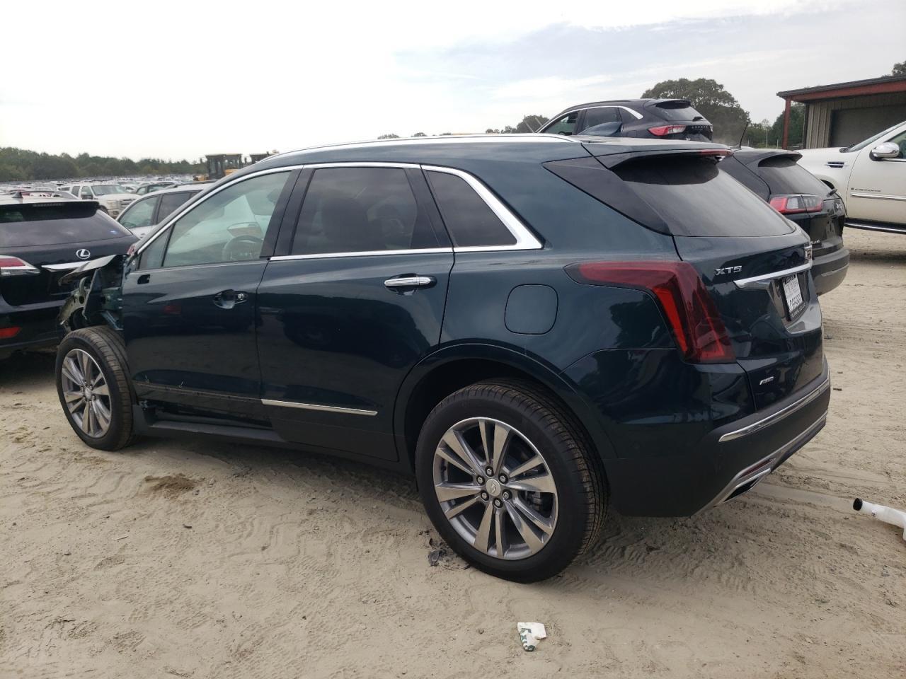 2025 Cadillac Xt5 Premium Luxury - Image 2