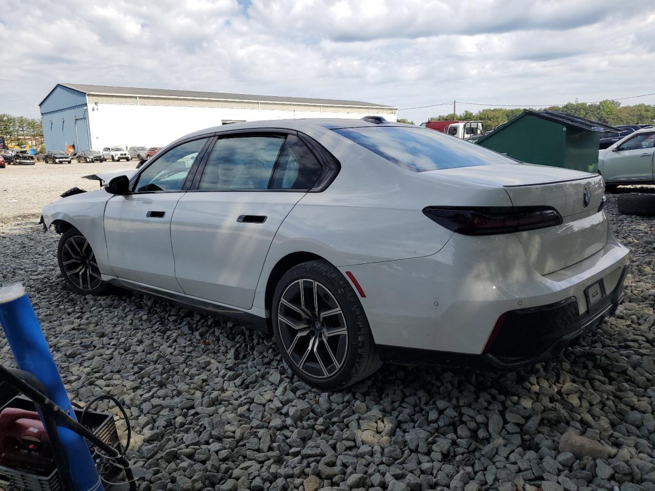2023 BMW 740 I - Image 2