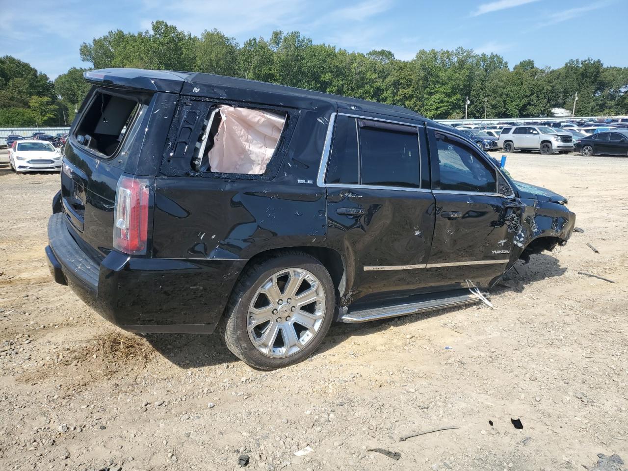 2016 GMC Yukon Sle - Фото 3