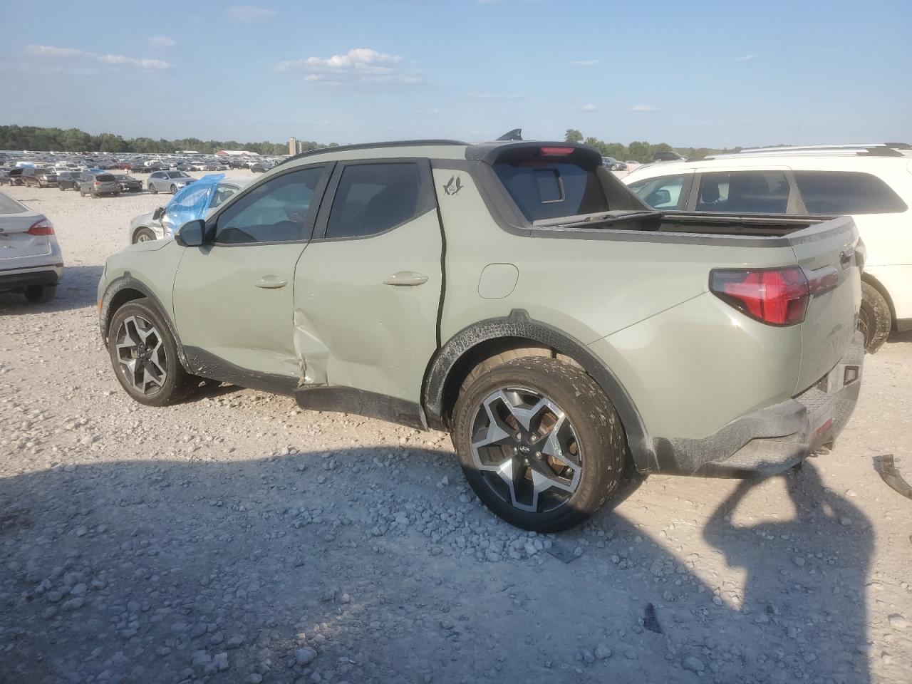 2023 Hyundai Santa Cruz Limited - Image 2
