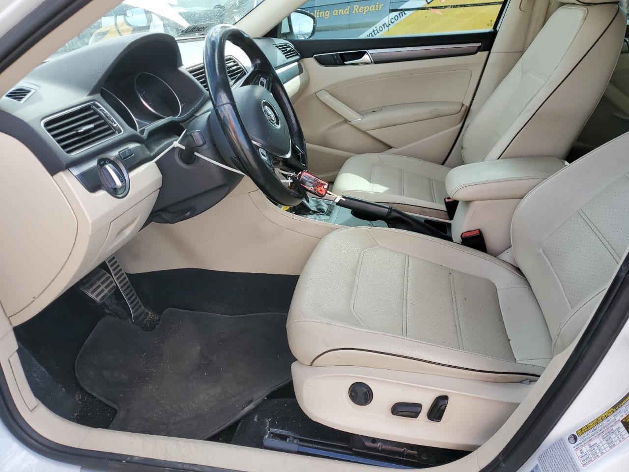 2017 Volkswagen Passat R-Line - Image 7