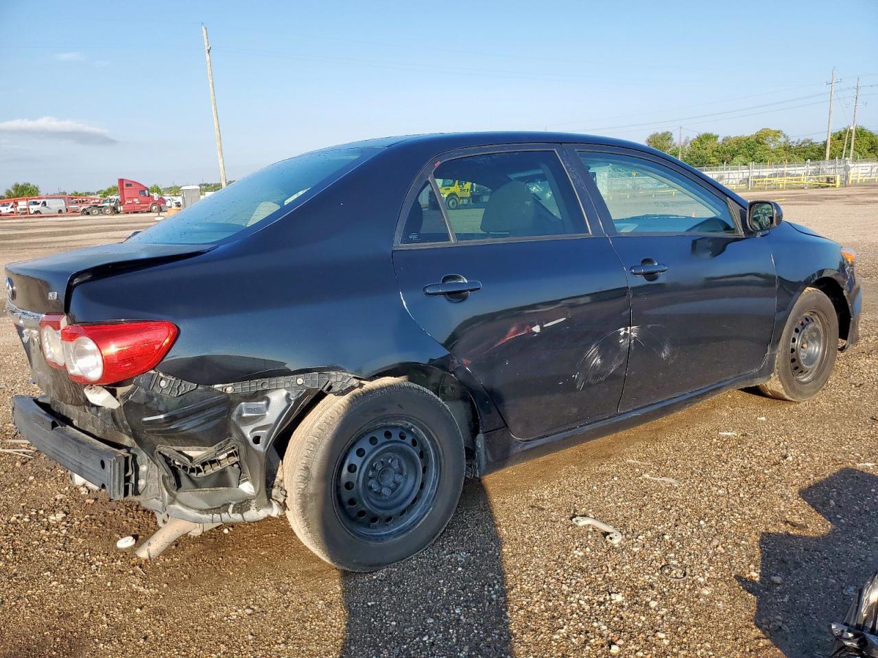 2011 Toyota Corolla Base - Фото 3