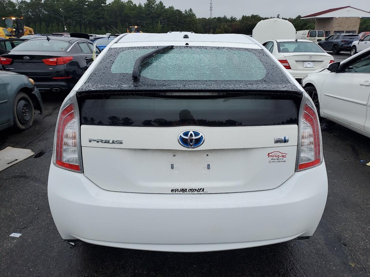 2014 Toyota Prius - Image 6