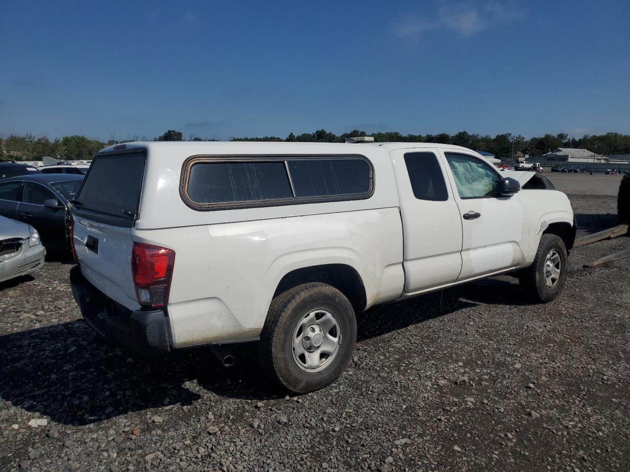 2022 Toyota Tacoma Access Cab - Image 3