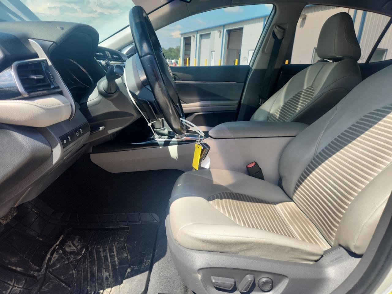 2020 Toyota Camry Se - Фото 7
