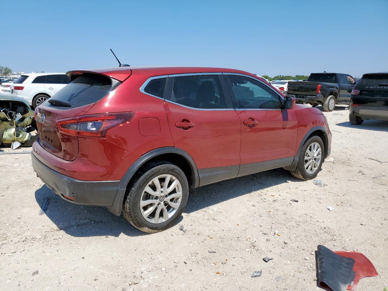 2020 Nissan Rogue Sport S - Фото 3