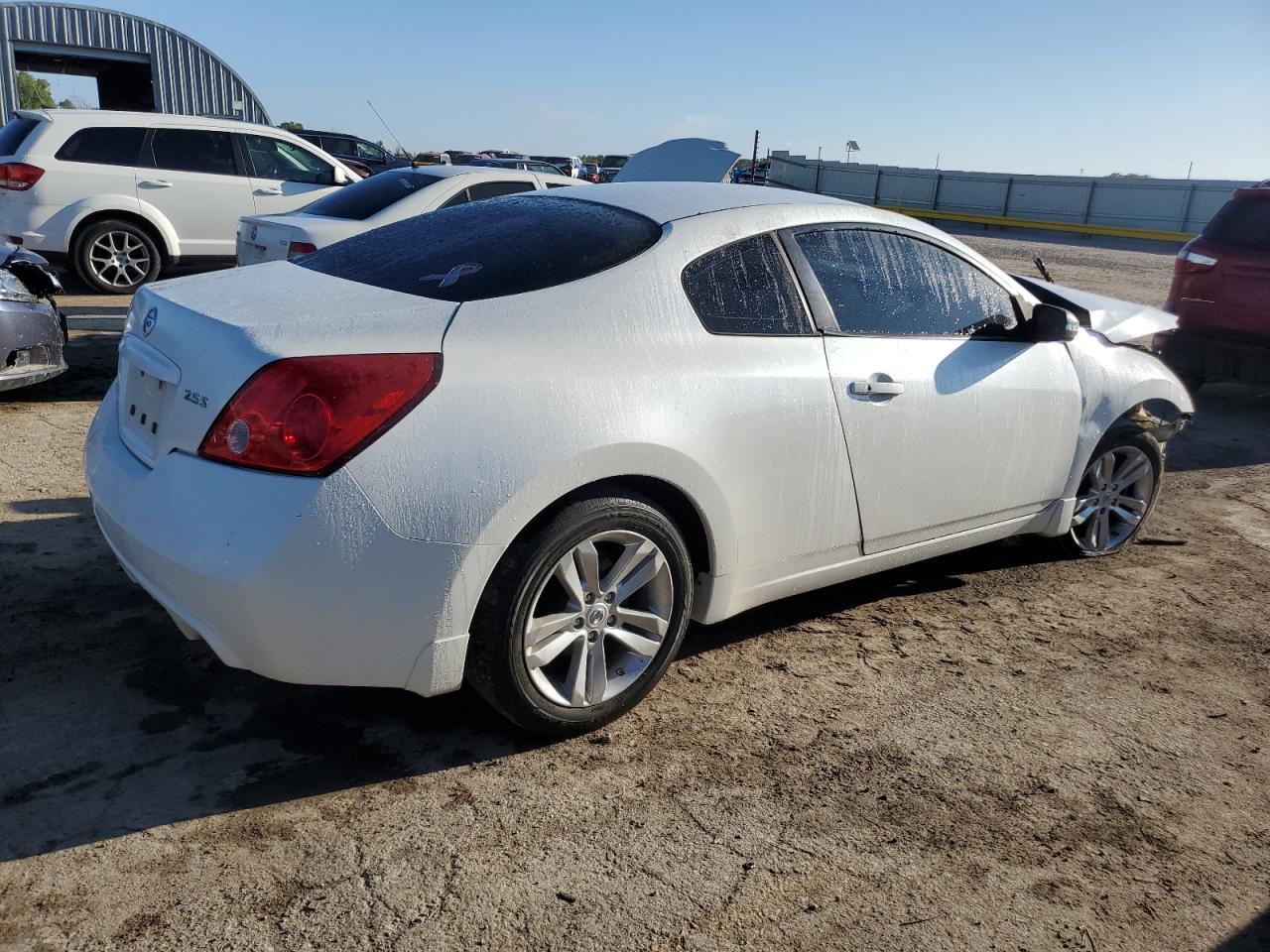 2013 Nissan Altima S - Фото 3
