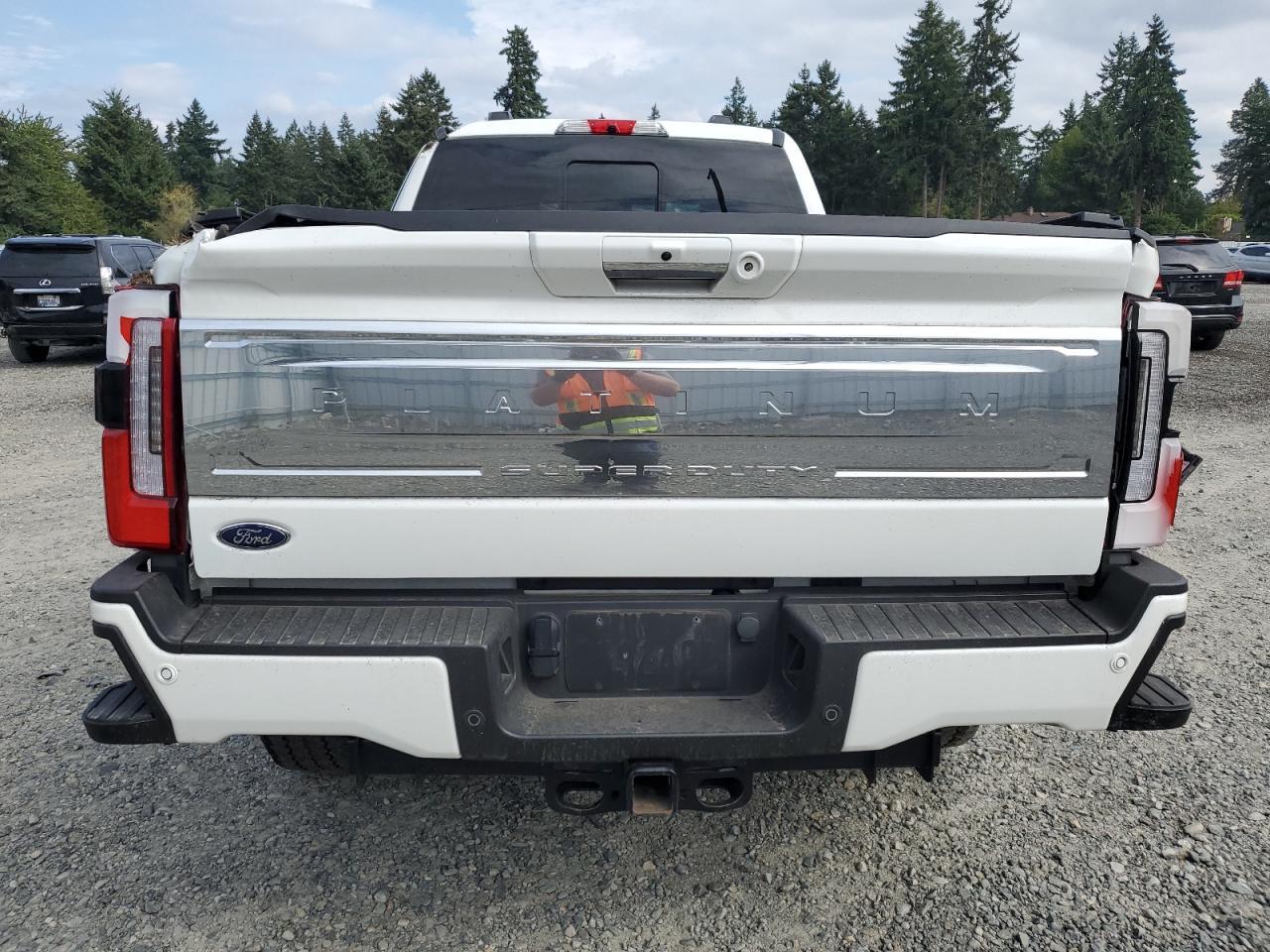 2023 Ford F250 Super Duty - Image 6