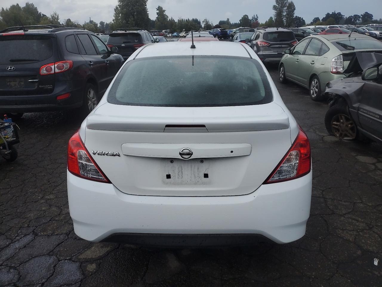 2017 Nissan Versa S - Фото 6