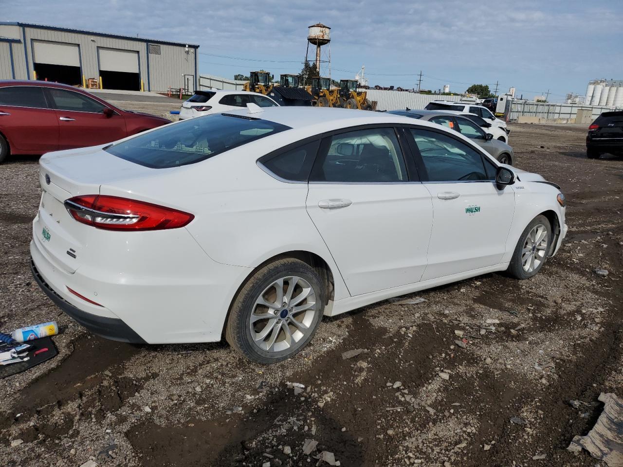 2020 Ford Fusion Se - Фото 3